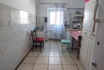 Apartament cu 4 camere decomandat, mobilat în Nicolina - 16