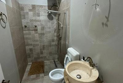 Spațiu comercial, de 55 mp, în P-ța Unirii - 8