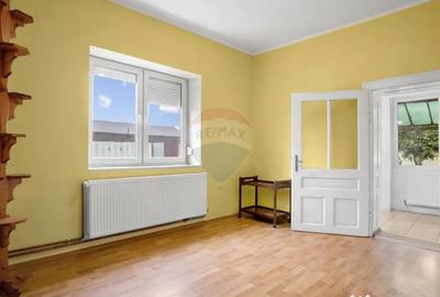 Casă cu 3 camere cu Garaj în Țipar - 8