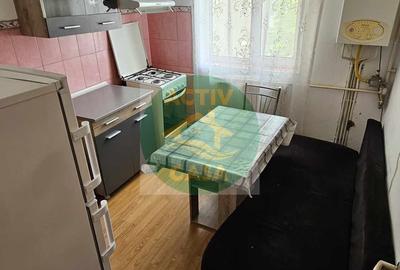 Garsonieră decomandată în Est