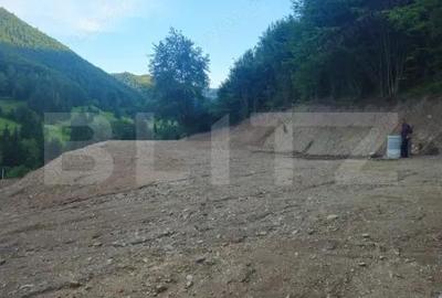 Teren de 14010 mp, în Central - 2