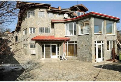 Casă cu 7 camere cu Teren 953 Mp în Central - 8