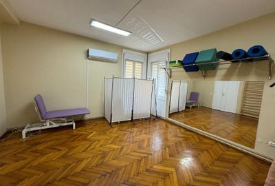 Casă cu 14 camere cu Garaj în Central - 11