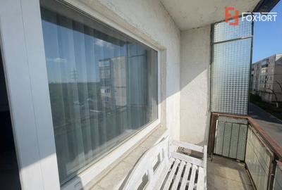 Apartament cu 3 camere semidecomandat, mobilat în Micălaca - 5