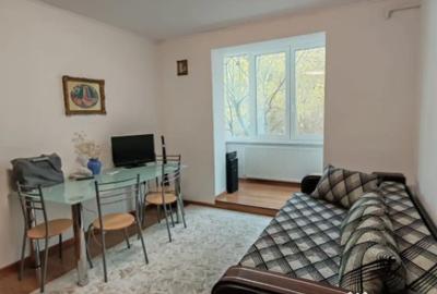 Apartament cu 2 camere semidecomandat în Săsar