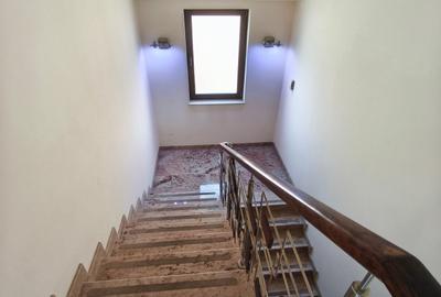 Casă cu 11 camere cu Canalizare în P-ța Unirii - 10
