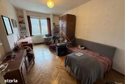 Casă cu 3 camere decomandat cu Teren 300 Mp în Central - 3