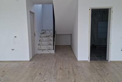 Casă cu 5 camere cu Teren 350 Mp în Central - 16