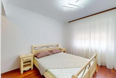 Apartament cu 3 camere semidecomandat în Apărătorii Patriei - 1