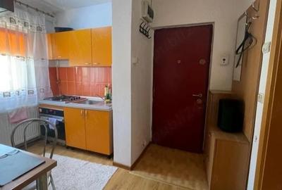 Garsonieră decomandată în Central - 1
