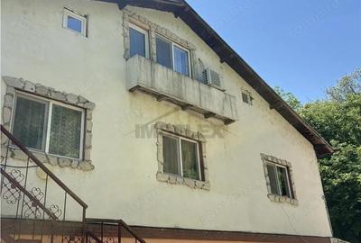 Casă cu 12 camere cu Teren 2000 Mp în Sărata - 4