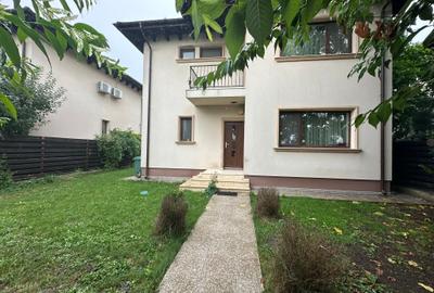 Casă cu 4 camere în Tunari