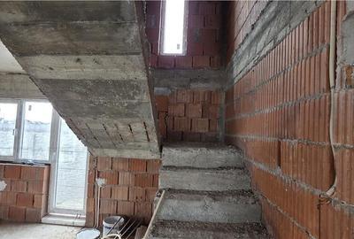 Casă cu 4 camere în Olteni - 12