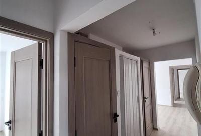 Apartament cu 4 camere semidecomandat în Circumvalațiunii - 13