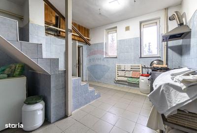 Spațiu comercial, de 1,200 mp, în Central - 5