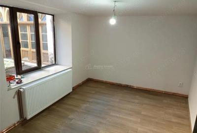 Casă cu Teren 1439 Mp în Socol - 6