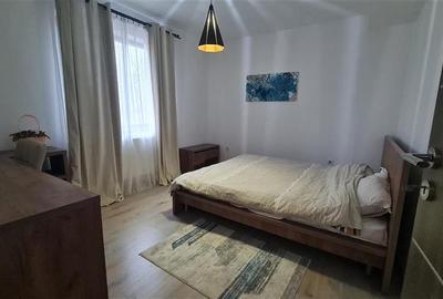 Apartament cu 2 camere semidecomandat, mobilat în 1 Mai