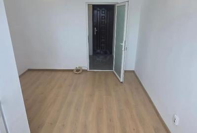 Garsonieră semidecomandată în CET - 5