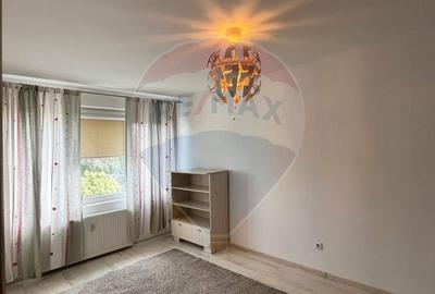 Vanzare apartament spatios,  3 camere - Metrou 1Mai - 16