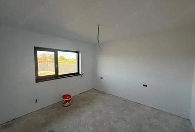 Casă cu 3 camere cu Teren 430 Mp în Central - 3