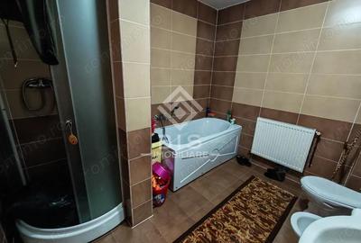 Apartament cu 3 camere decomandat în Central - 2