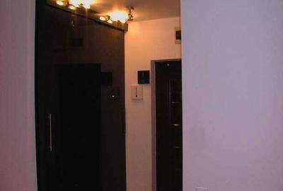 Apartament cu 2 camere decomandat în UTA - 7