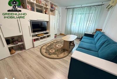 Apartament cu 3 camere în Podu Roș