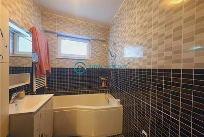 Royal Imobiliare - Vanzare apartament 3 camere zona 9 MAI - 21