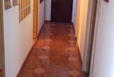 Apartament cu 4 camere decomandat în P-ța Victoriei - 9