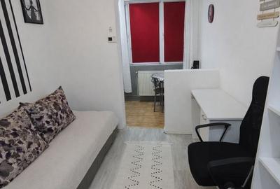 Garsonieră, mobilată în 22 Decembrie 1989 - 2