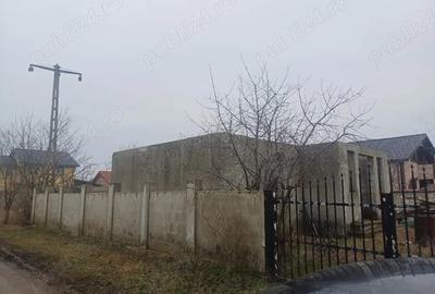 Casă cu Teren 451 Mp în Central - 4