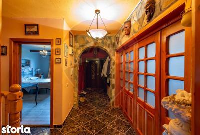 Casă cu 7 camere cu Teren 1020 Mp în Mărgineni - 1