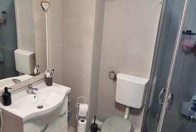 Apartament cu 2 camere decomandat în Florești