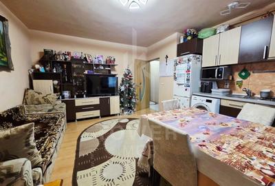 Apartament 3 camere la casă de vânzare in Zona Gusterita - 1