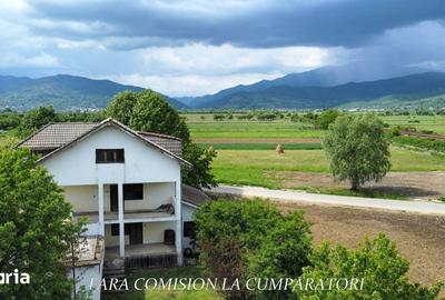 Casă cu 10 camere cu Teren 4324 Mp în Central - 3
