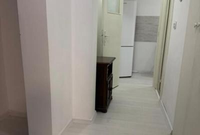 Garsonieră decomandată în 1 Mai - 1