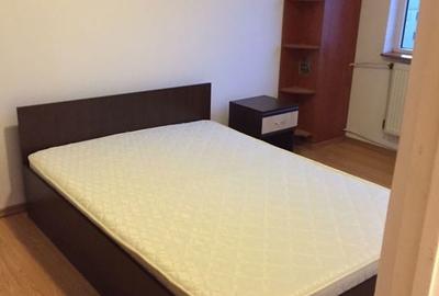 Lacul Tei bloc 1984 DECOMANDAT doua grupuri sanitare etajul 4/8 - 3