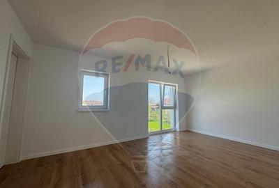 Casă individuală cu 4 camere cu Teren 450 Mp în Săbăreni - 2
