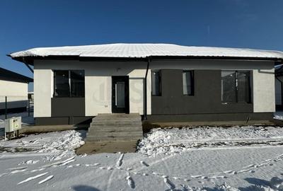 Casă individuală cu 4 camere cu Canalizare în Tunari - 2