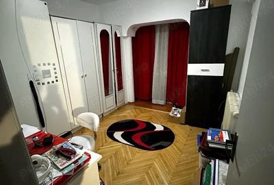 Apartament cu 4 camere decomandat în Central - 1