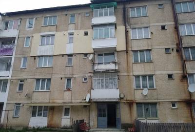 Apartament cu 3 camere decomandat în Dodeni - 1