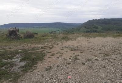 Teren de 3300 mp, în Central - 1