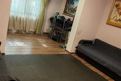 Apartament cu 3 camere semidecomandat, mobilat în Podul de Piatră - 1