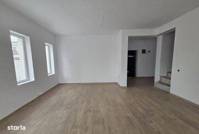 Casă cu 4 camere cu Teren 140 Mp în Central - 4