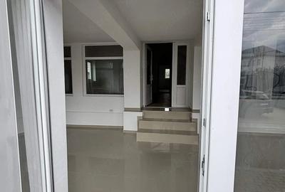 Apartament cu 5 camere nedecomandat în Pianu - 3