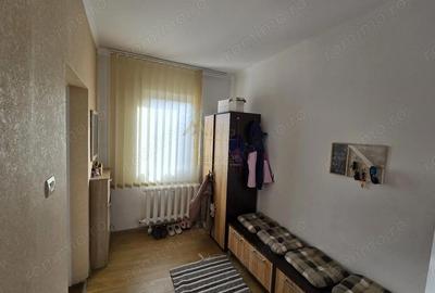 Casă cu 6 camere cu Canalizare în Titulescu - 5