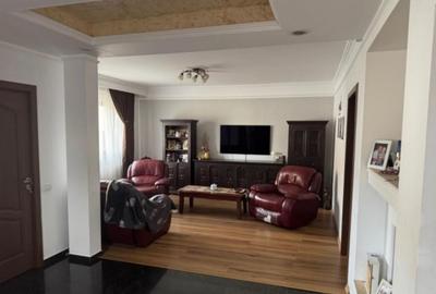 Vanzare casa 5 cam, mobilata si utilata, suprafata teren 705 mp