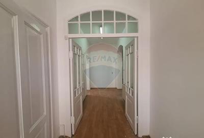 Spațiu comercial, de 15 mp, în Central