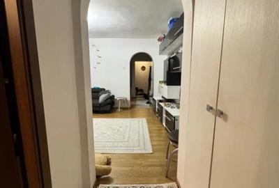 Apartament cu 3 camere semidecomandat în George Enescu