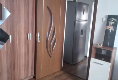 Apartament cu 2 camere decomandat în Berceni